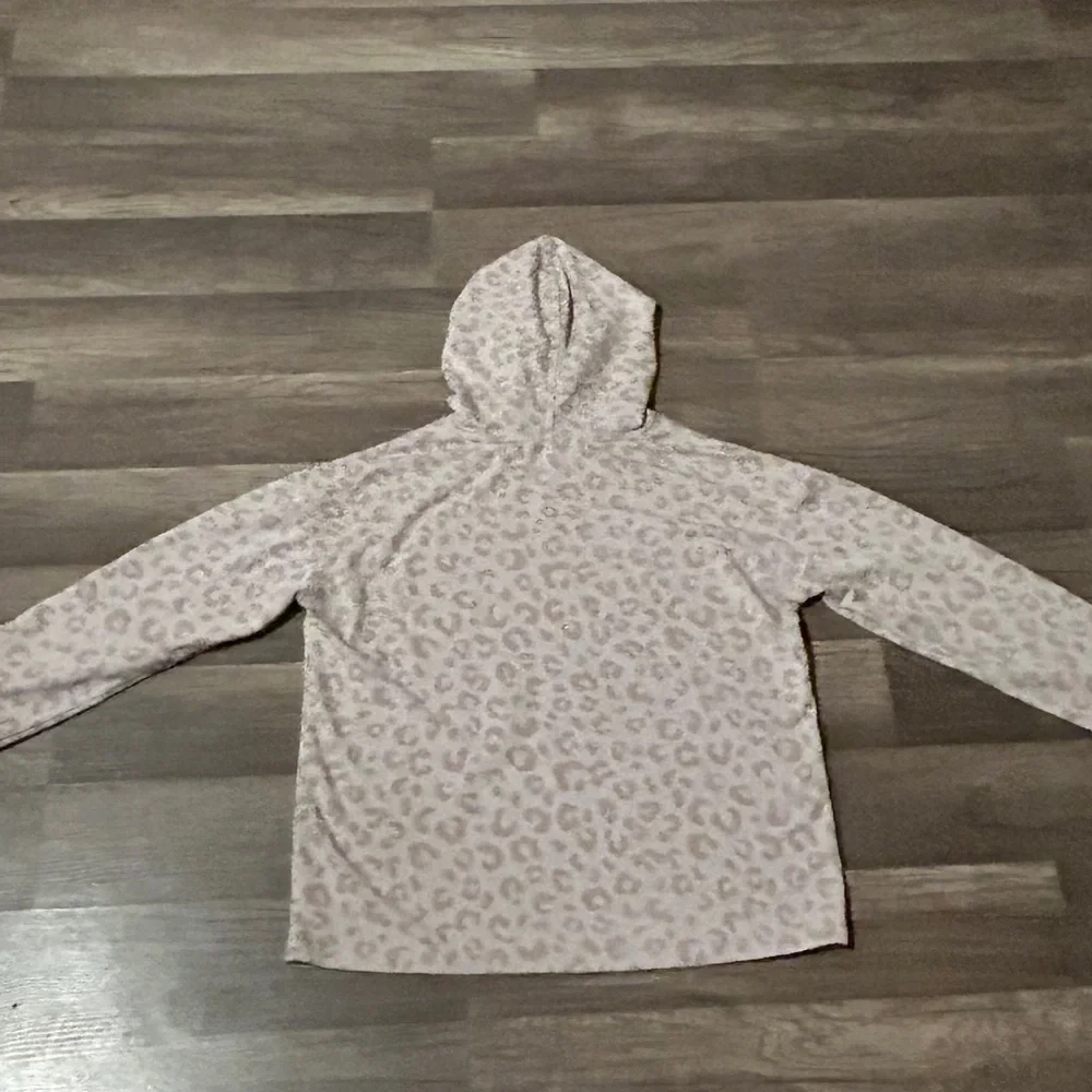 * 🤑💰🤑 3/$10.00 budle item 🤑💰🤑 Girls are and are 12–14 sweatshirt - Picture 5 of 6